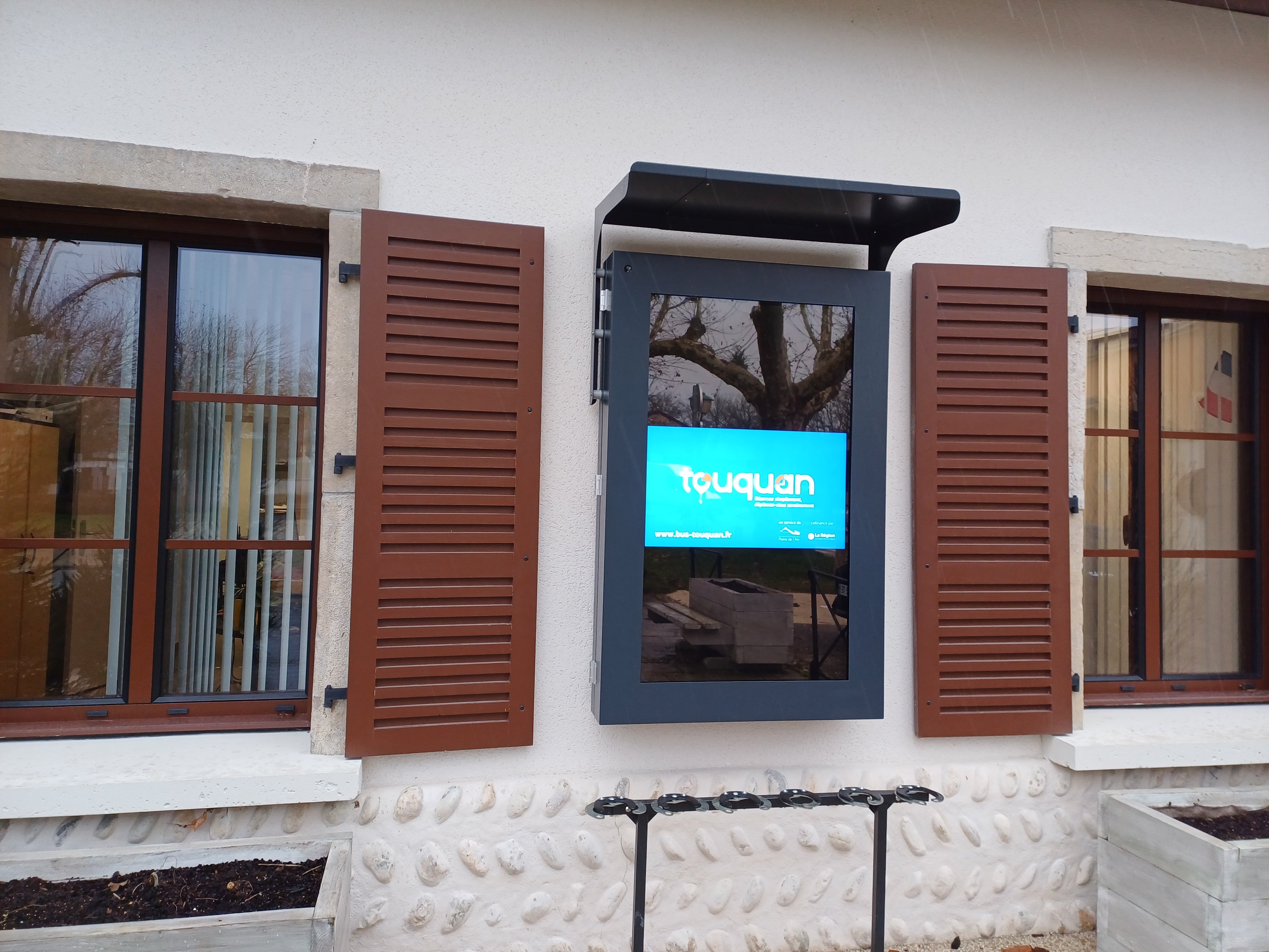 EcranAffichageExterieur_001
