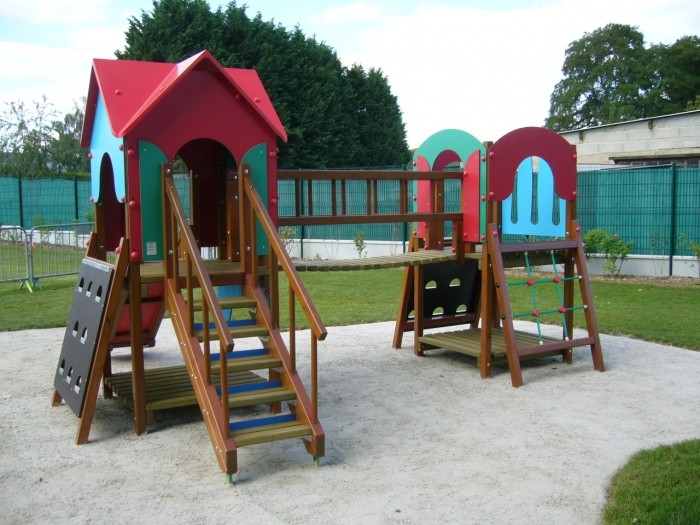tourisme-bruyeres-aire-de-jeux.jpg