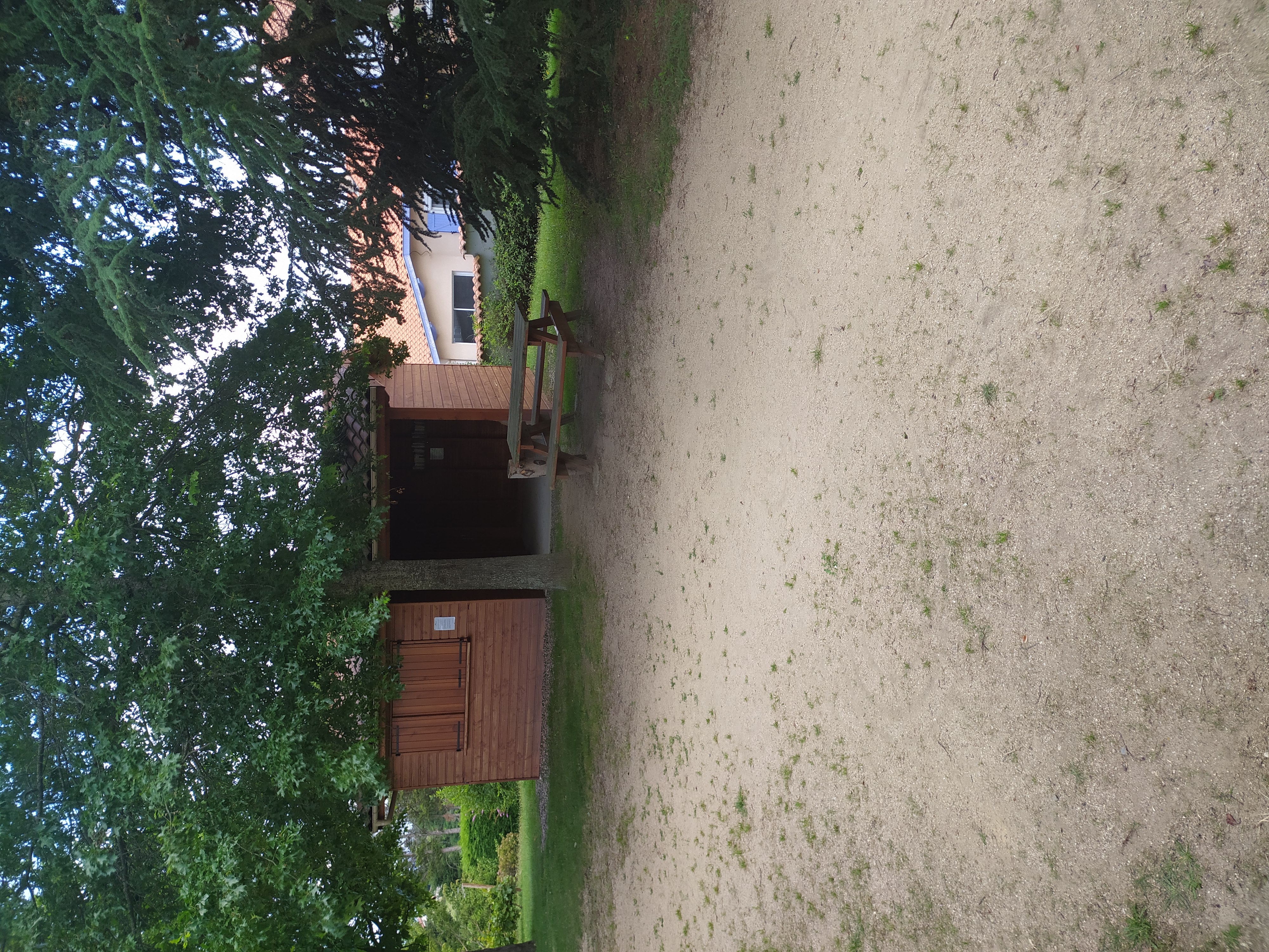 table pique nique vinols.jpg