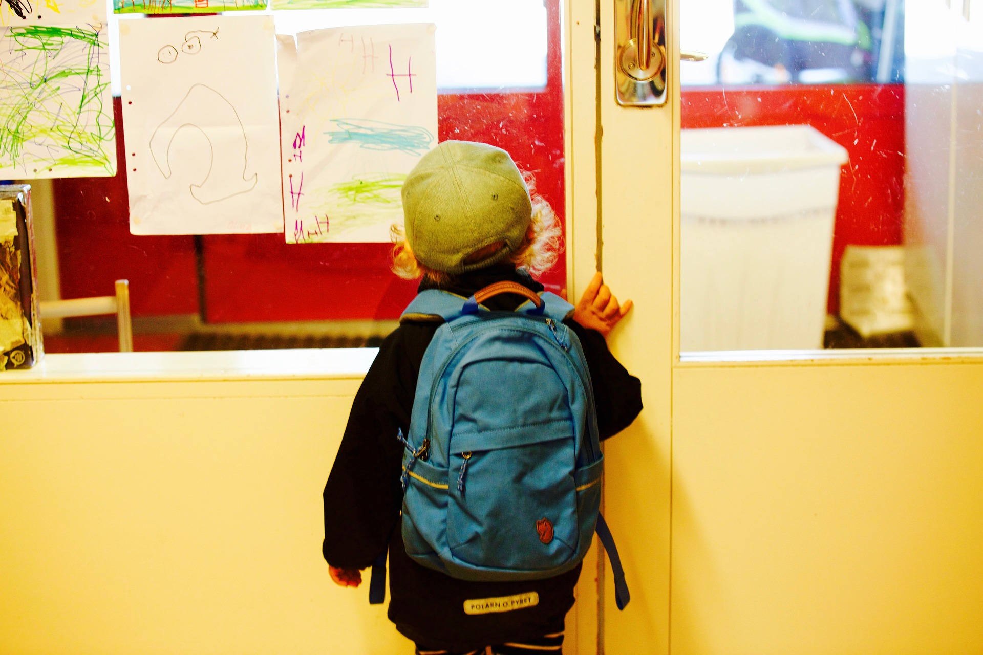 entry-to-school-2454153_1920.jpg