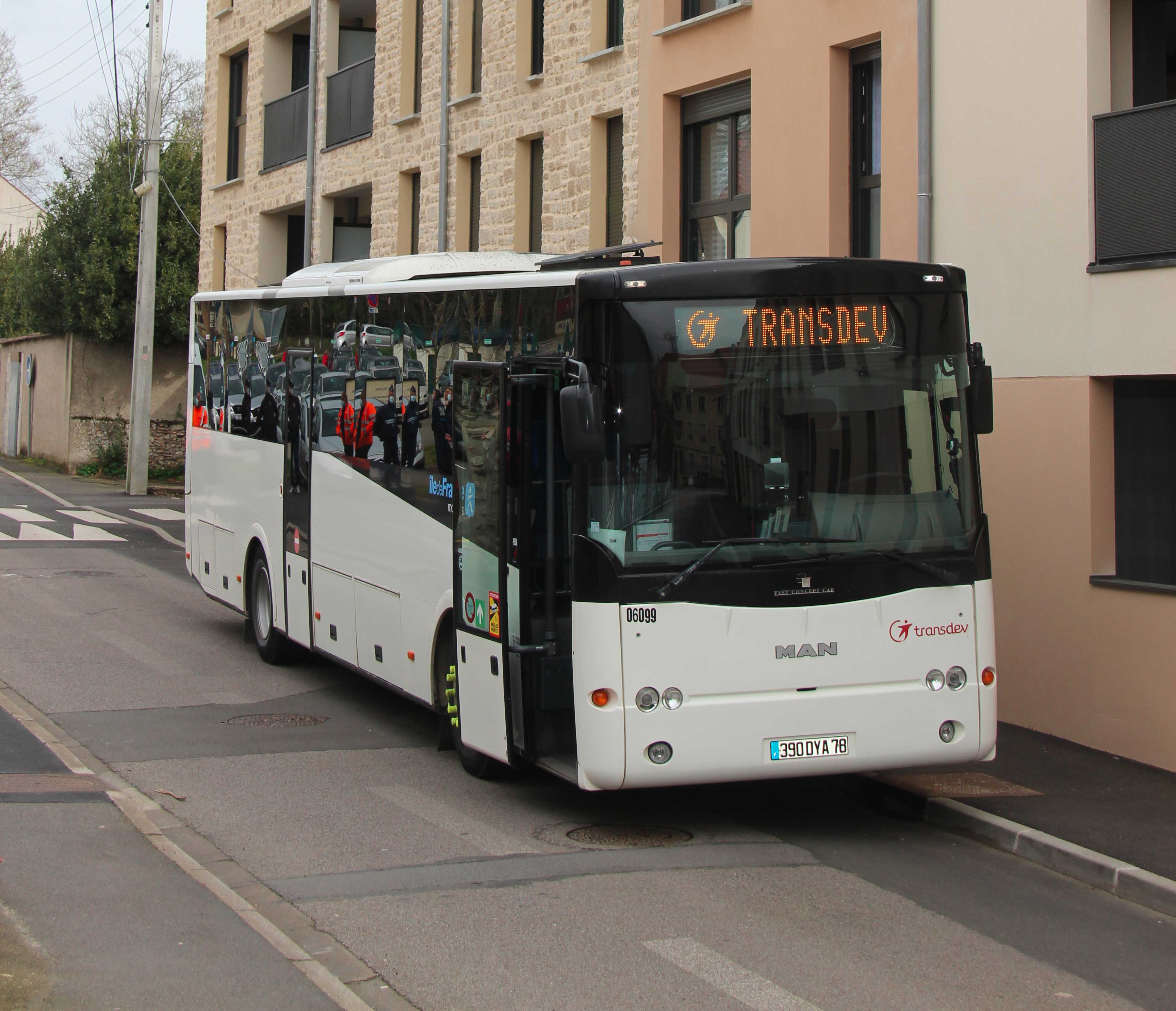 Bus-Haut-Début.jpg