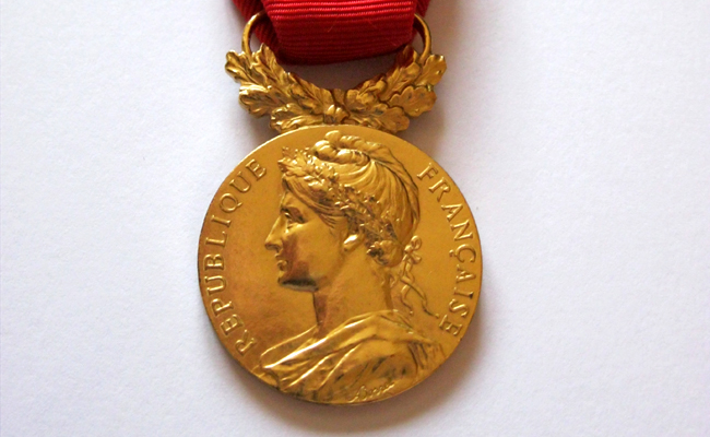 medaille-d_honneur-du-travail.jpg