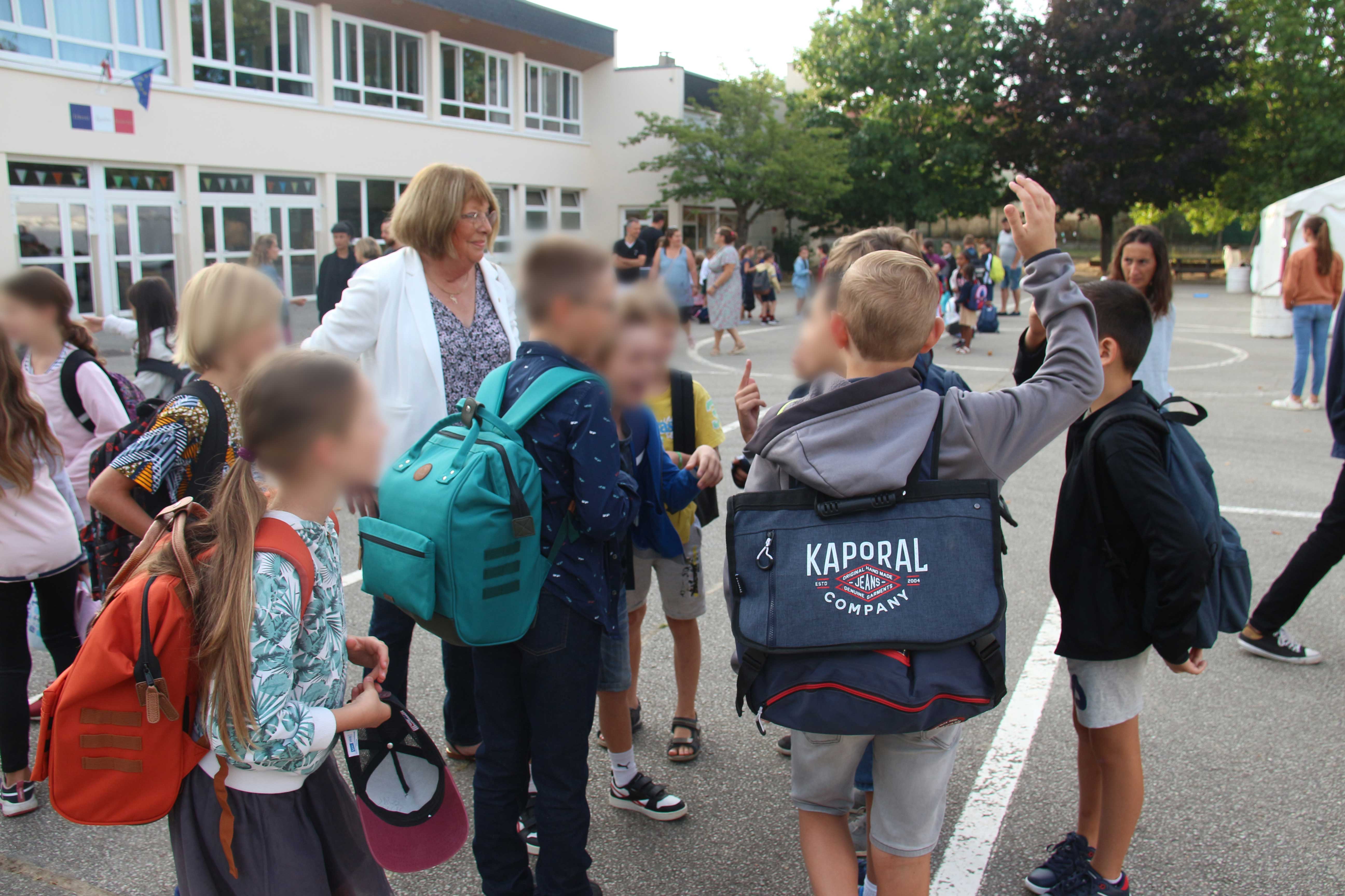 Rentrée-des-classes-Maire-copie.jpg