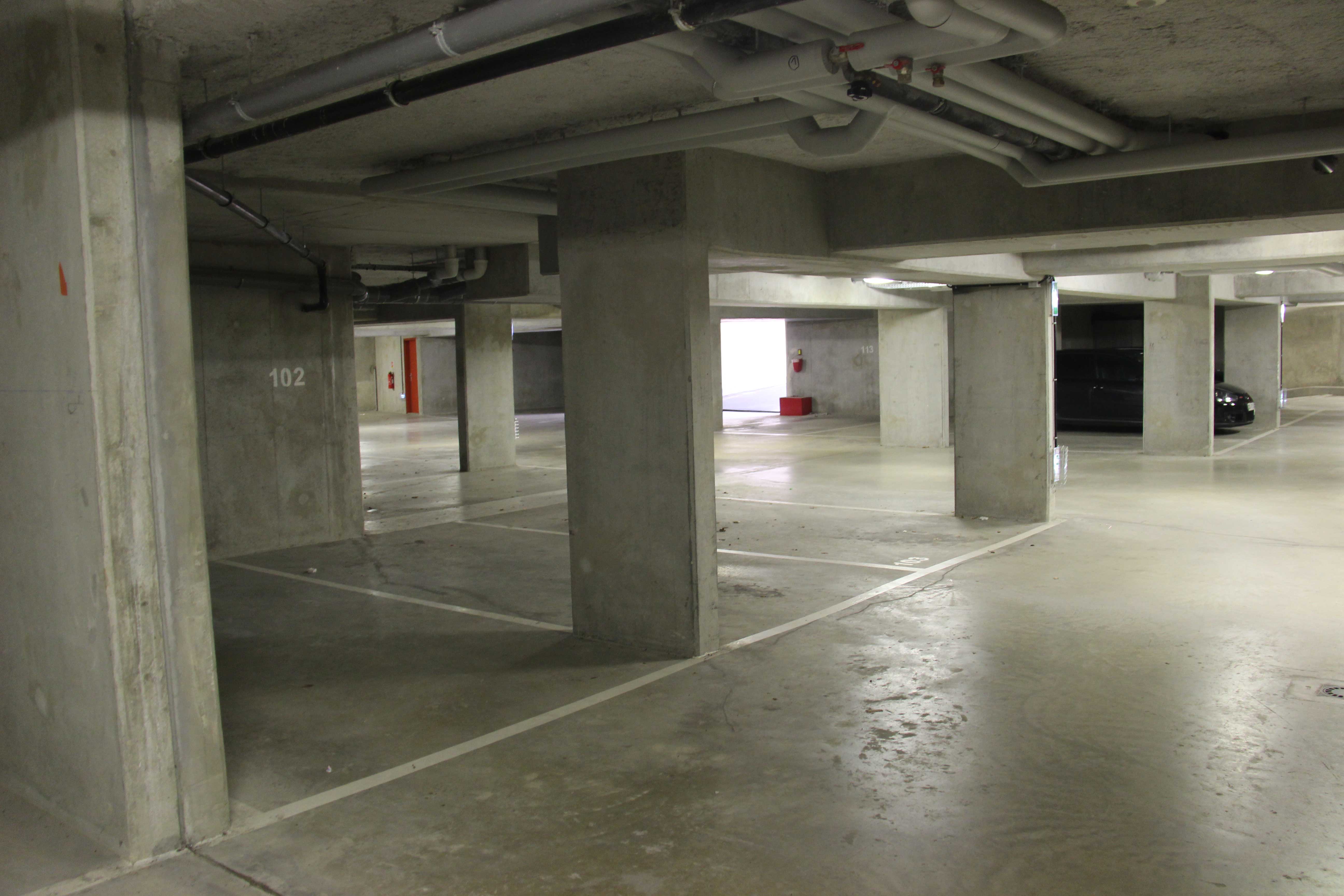 3-Parking.jpg