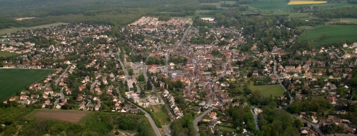 Saint-Arnoult vue du ciel.jpg