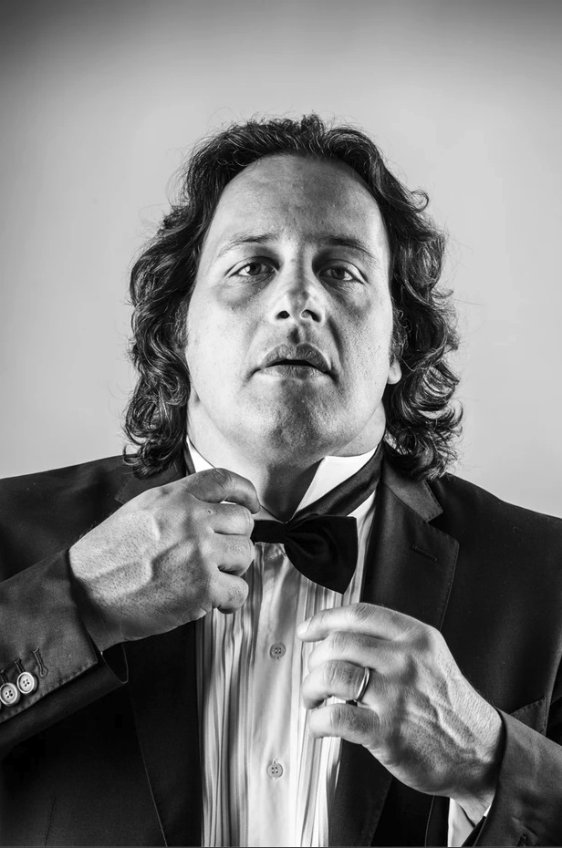 OMAR HASAN PORTRAIT crédit Matthieu Sartre.jpg