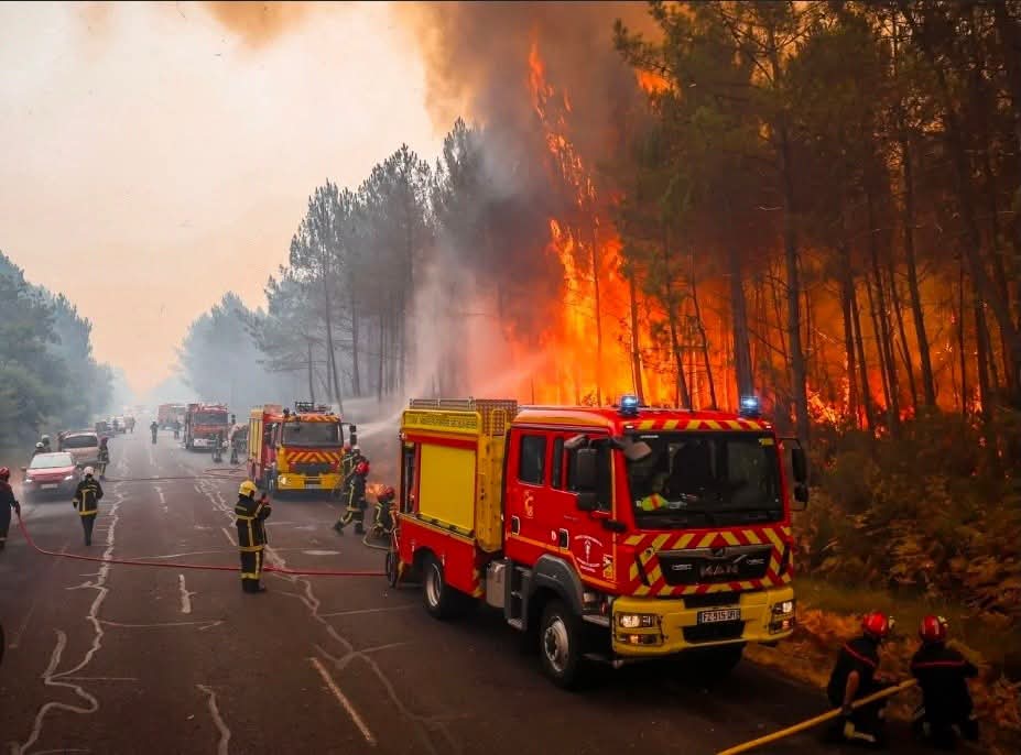 POMPIERS EN ACTION.jpeg