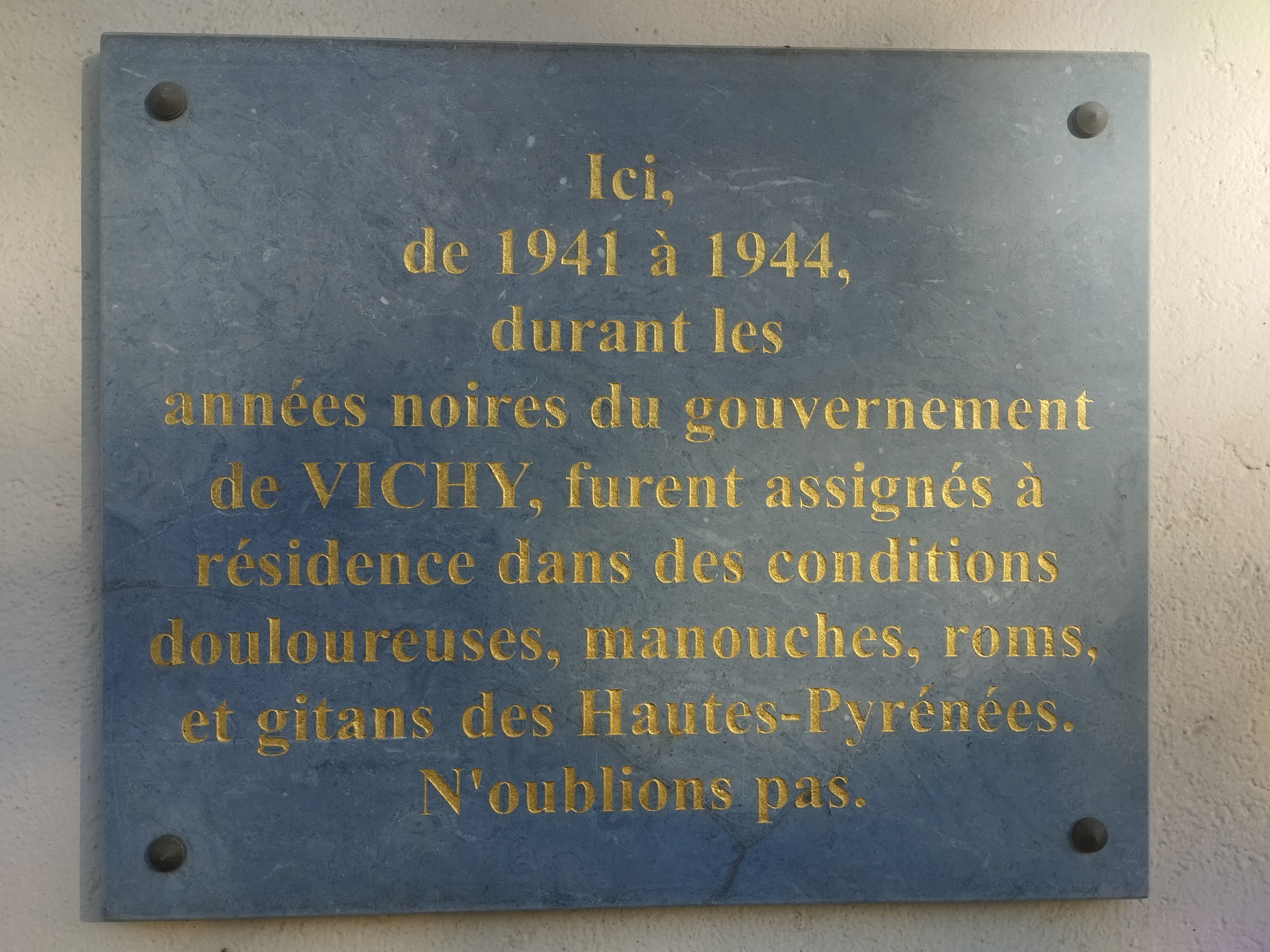 plaque commémorative.jpg