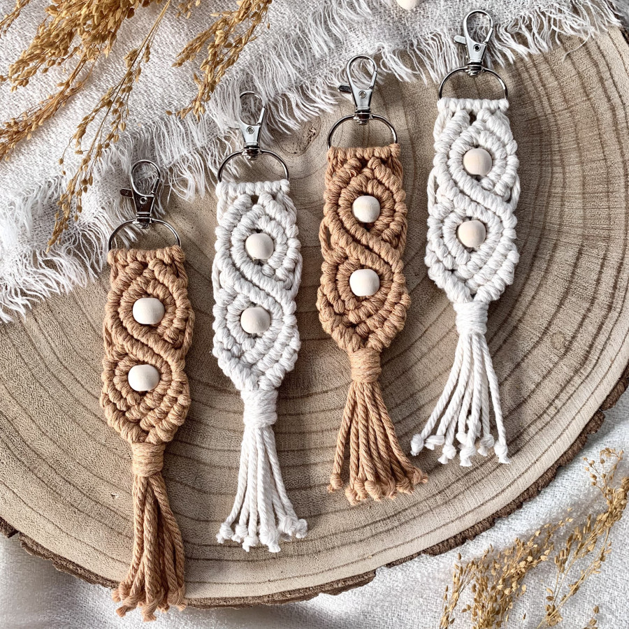 porte-cle-en-macrame.jpg