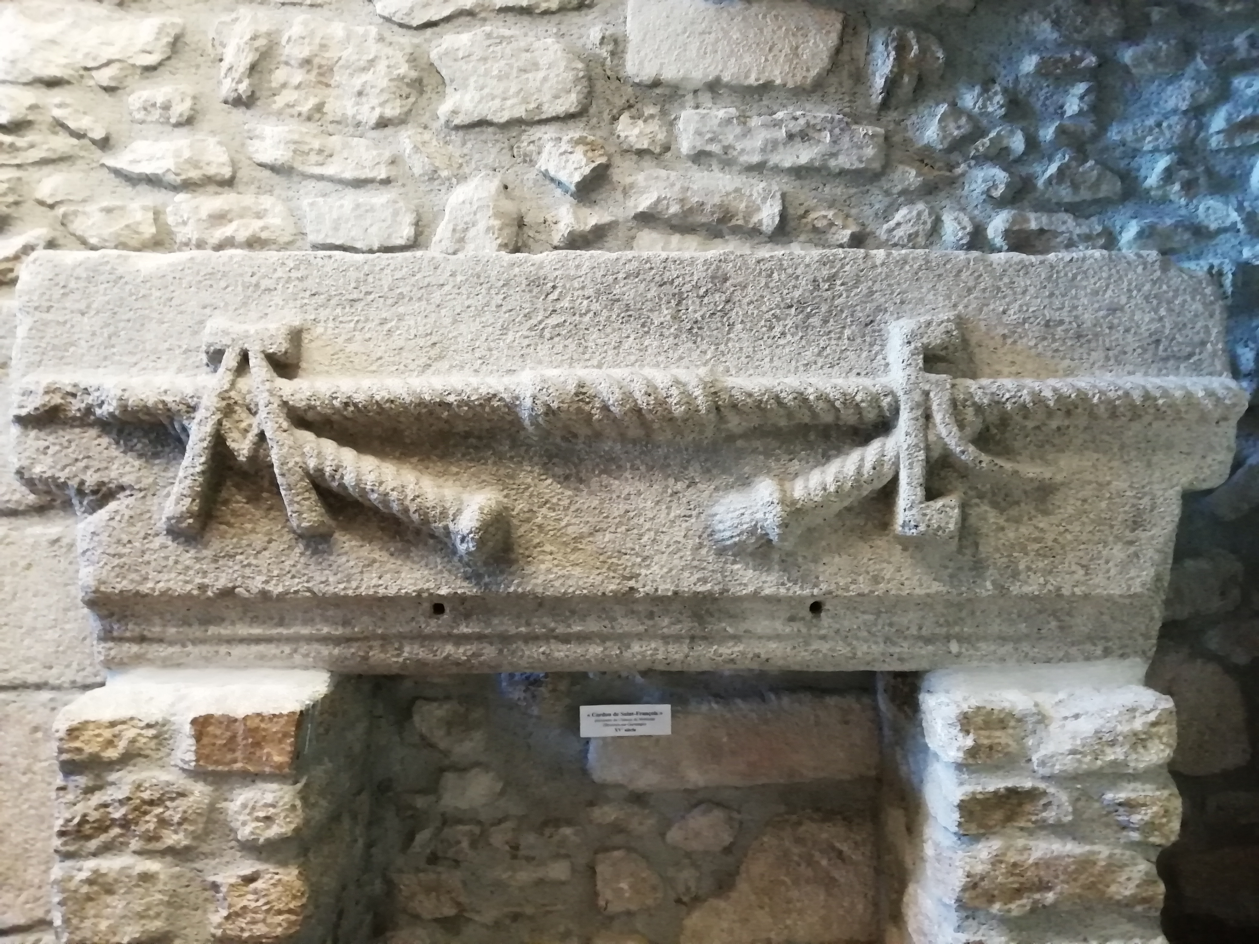 linteau Monisme Bessines - corde cordon _2_.jpg