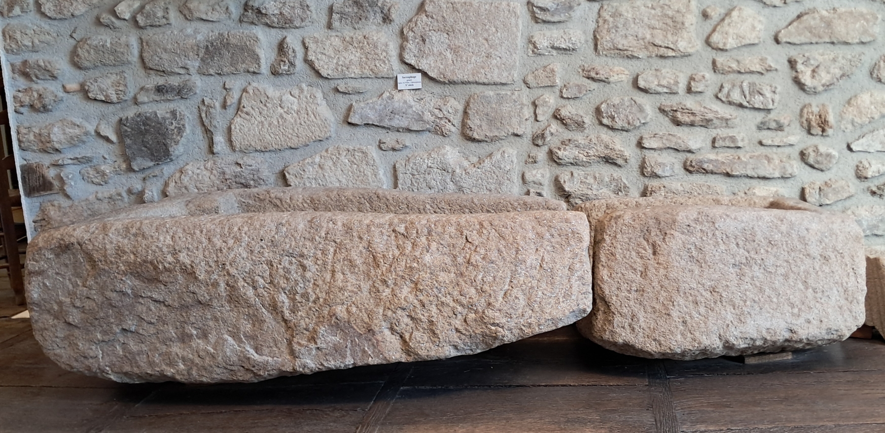 le sarcophage bipartite.jpg