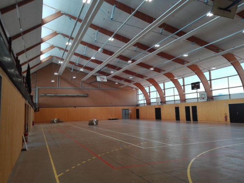 Gymnase de Quingey 1.jpg