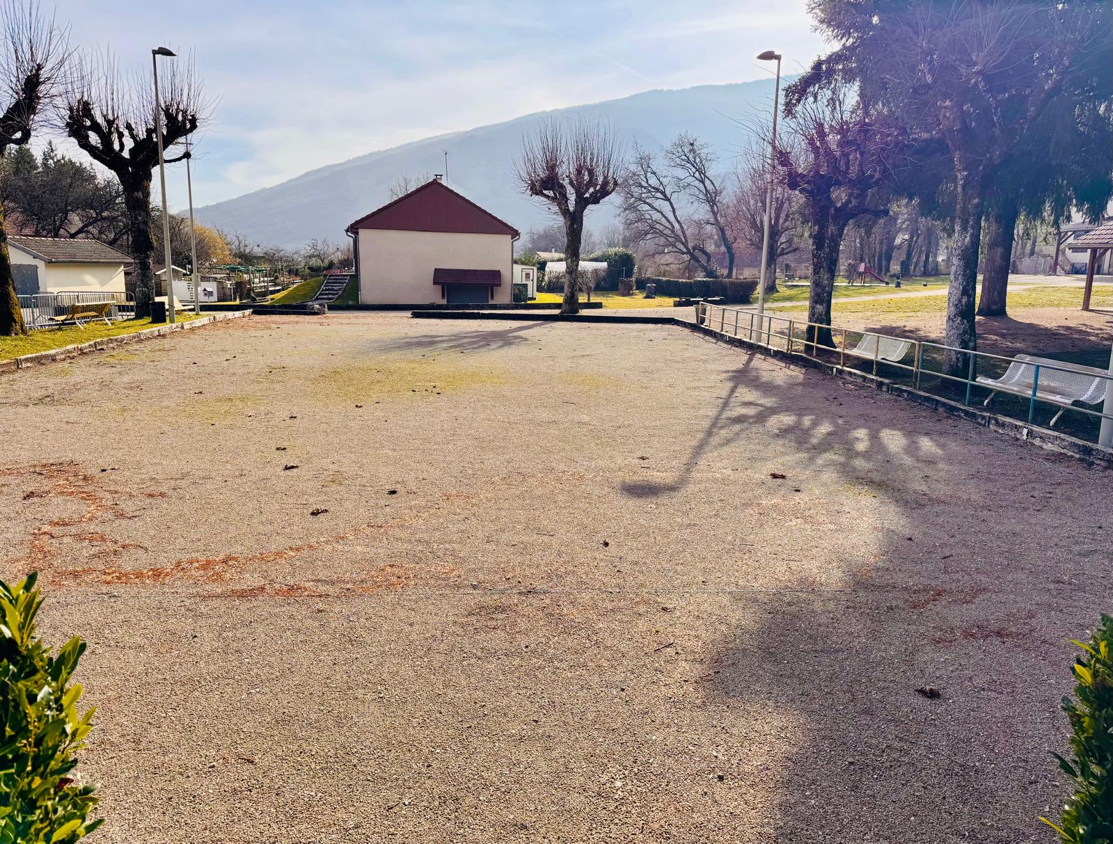 Terrain de pétanque.jpeg