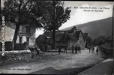 cartes-postales-photos-La-Place--Route-de-Seyssel-CHANAY-1420-602-20070707-y4h8w5q9e9o5m4o2k5v3_jpg-1-maxi.jpg
