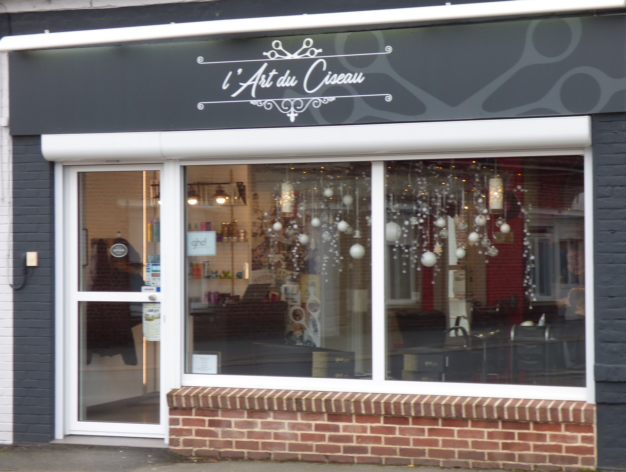 l_art du ciseau coiffeur ru de la pierre.jpg