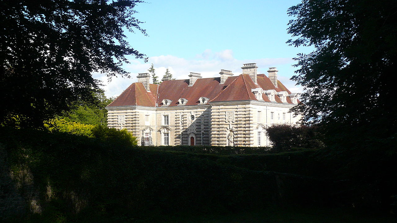 1280px-Château_de_Maillot._Façades_Nord_Nord-Ouest..JPG