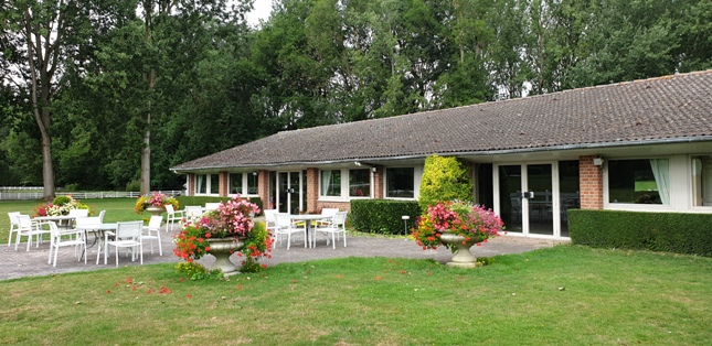 Salle tournebride extérieur4.jpg