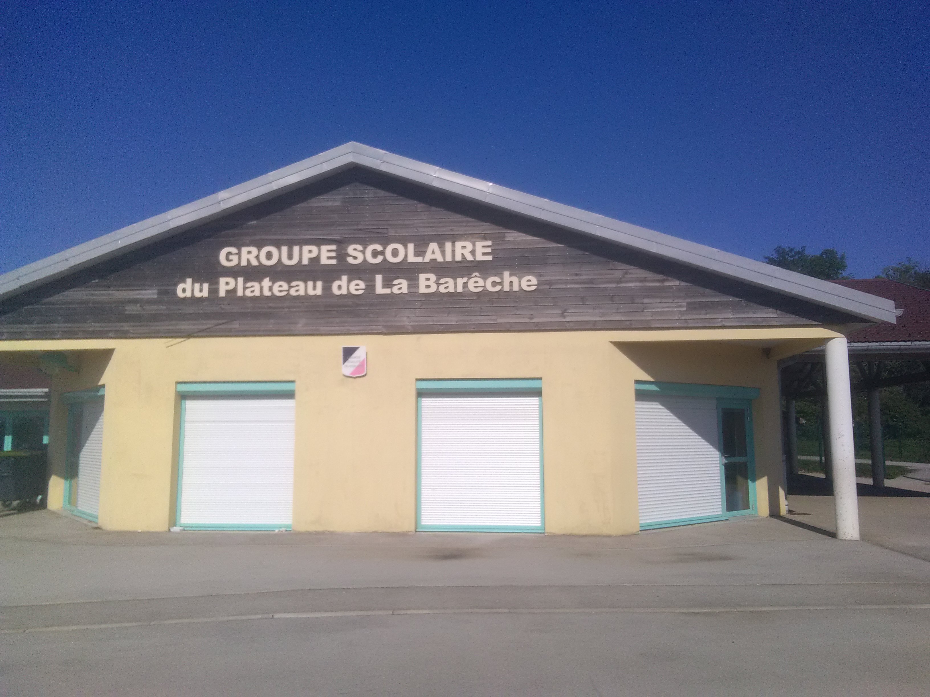 Groupe scolaire 1.jpg