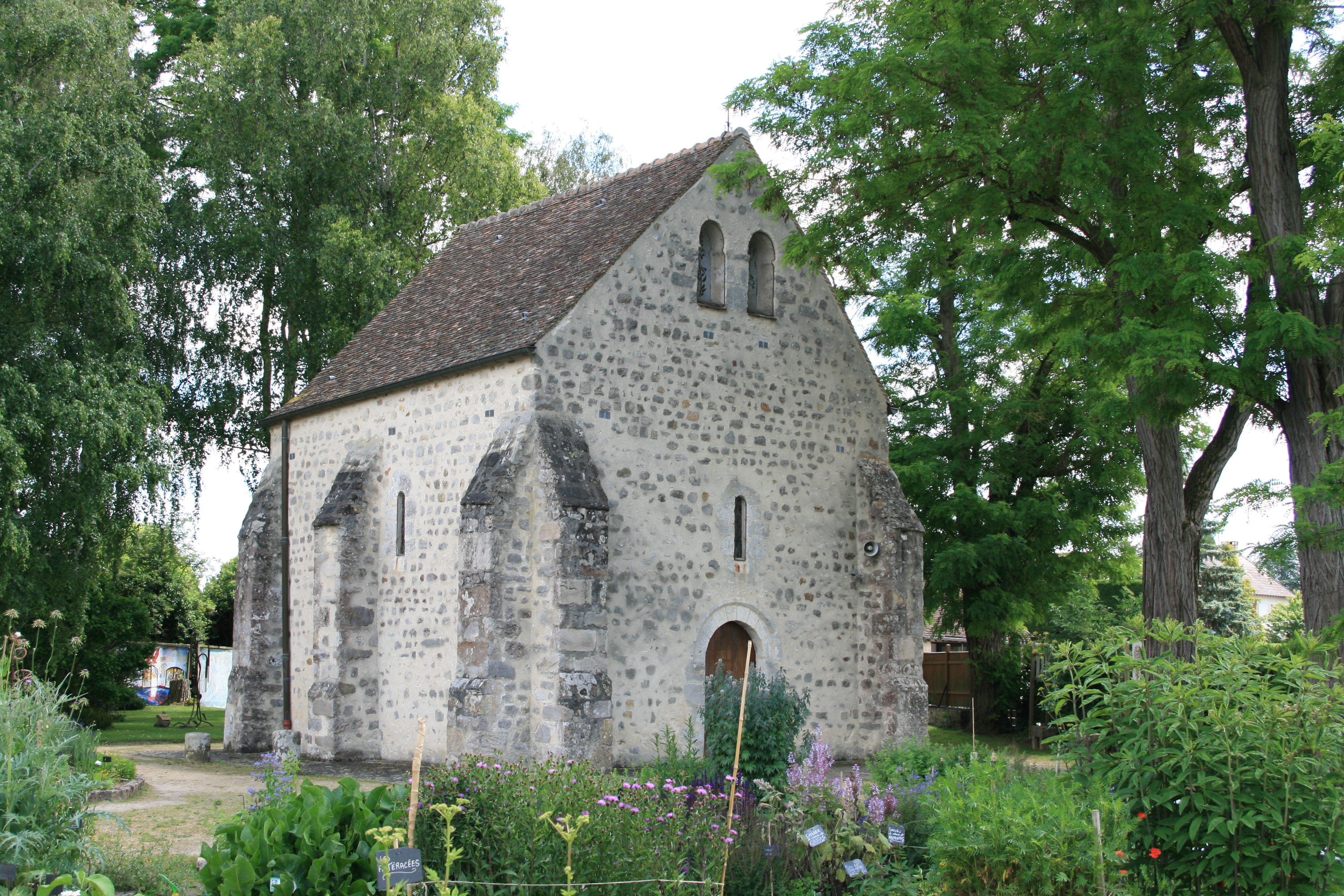 Milly-la-Forêt - Chapelle Saint-Blaise des Simples.JPG