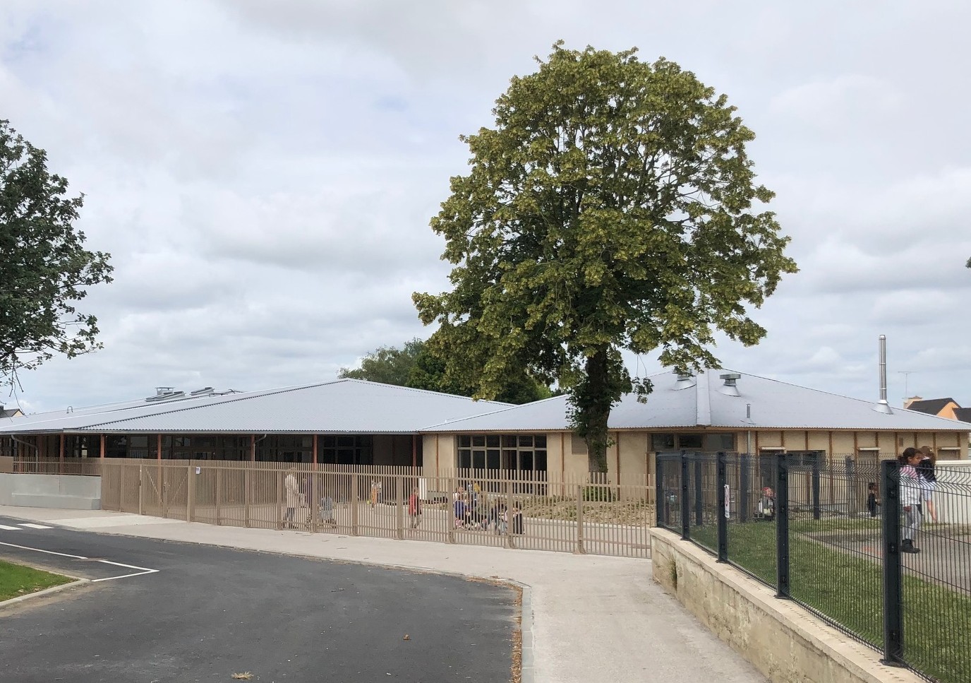 ECOLE.jpg
