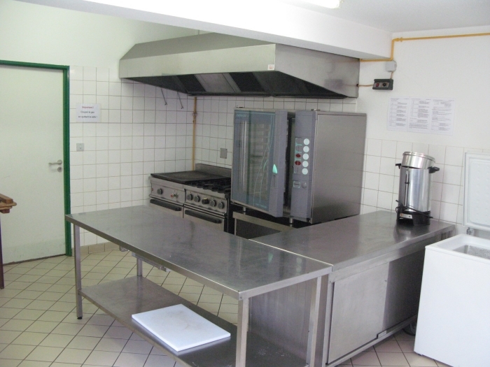 Salle des fêtes cuisine.jpg