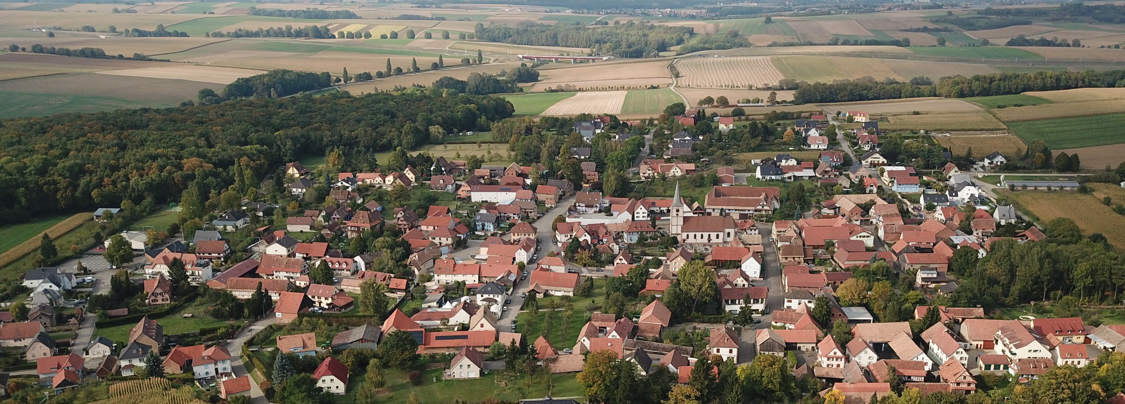 Vue aérienne village 1.jpg