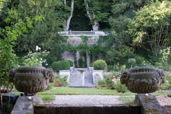 Parc des enclos jardin.jpg