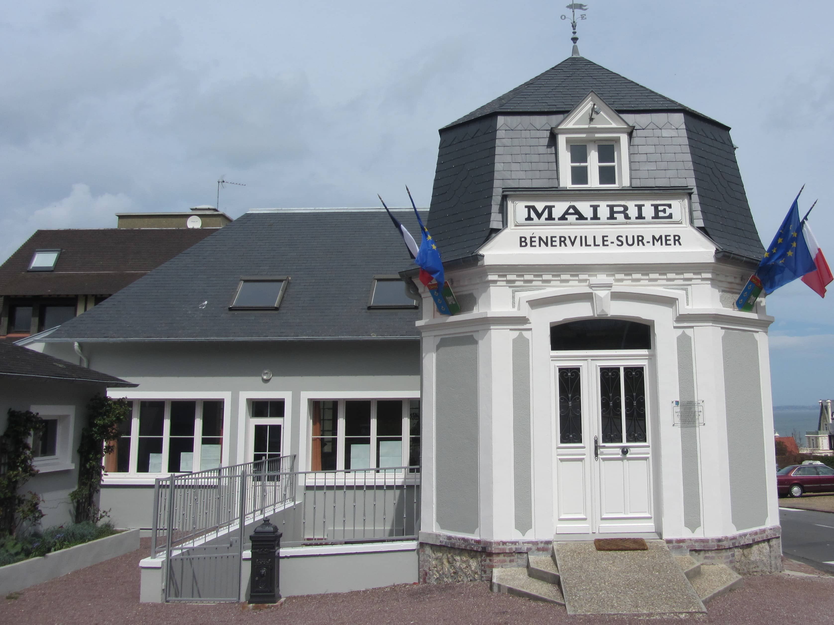 Mairie entière.jpg