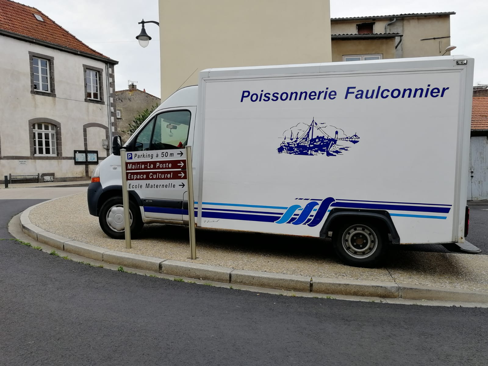 Camion Poissonnerie Faulconnier.JPG