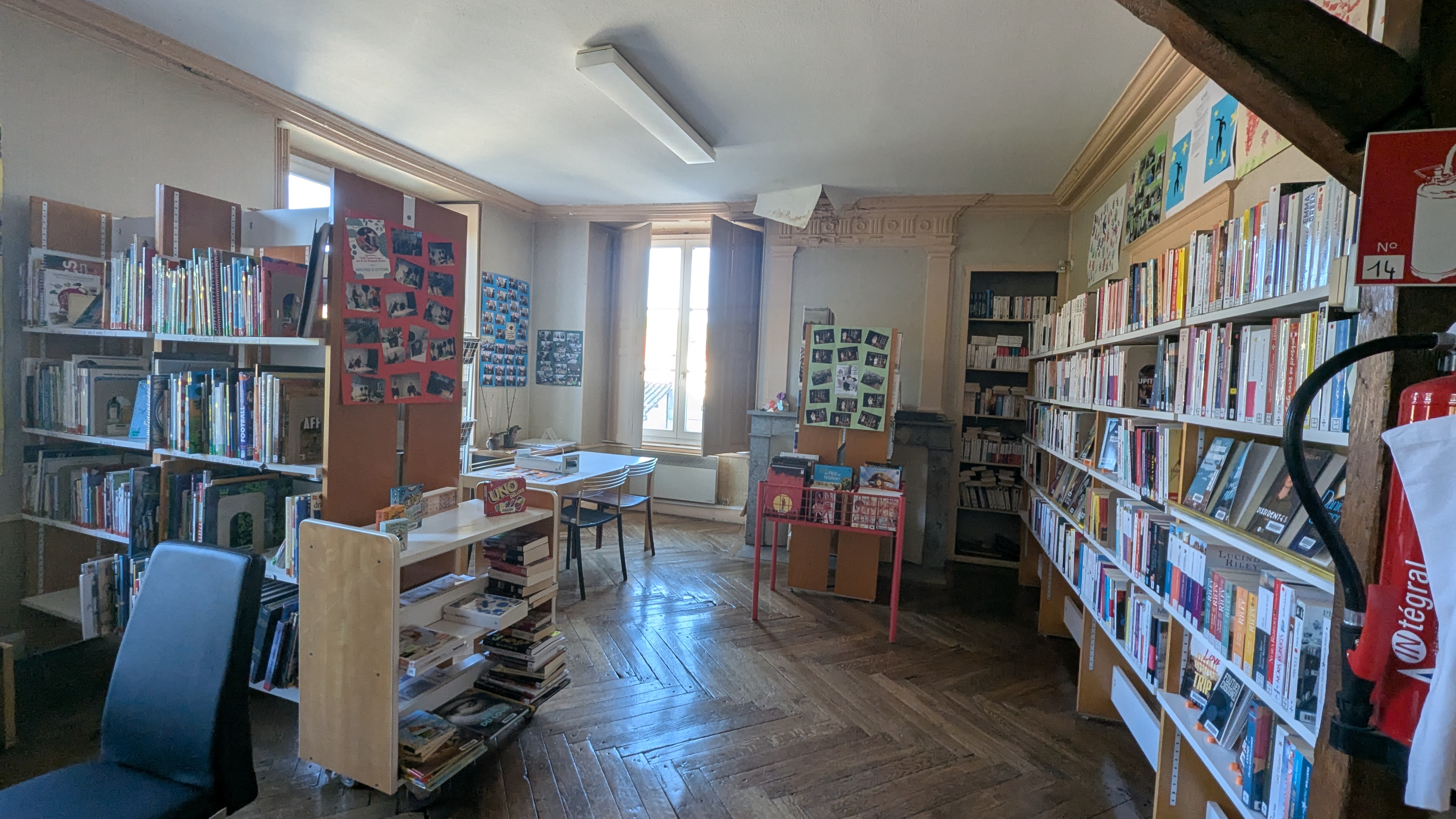 intérieur bibli 2.jpg