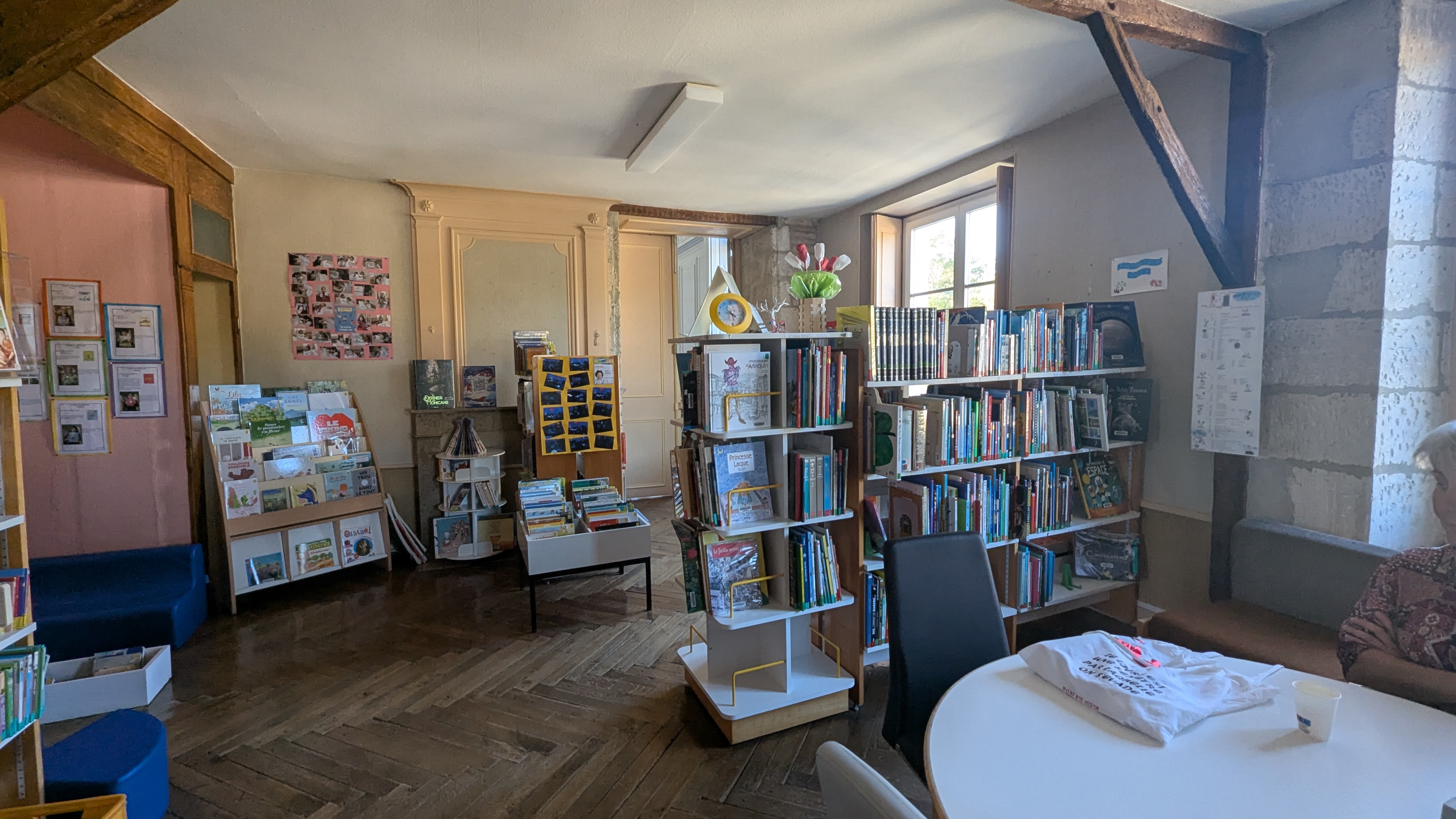 intérieur bibli.jpg