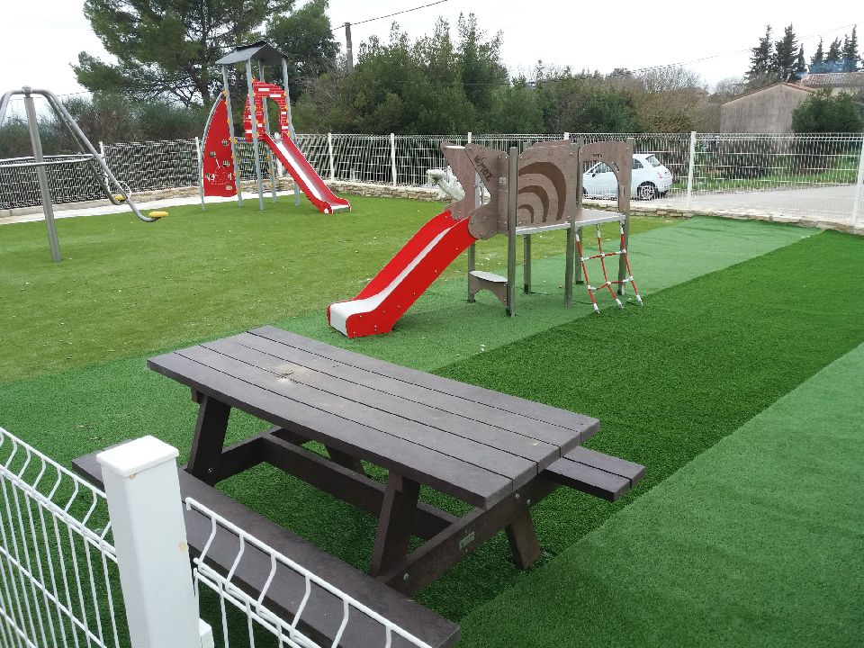 Jardin d_enfants Les Roches.jpg