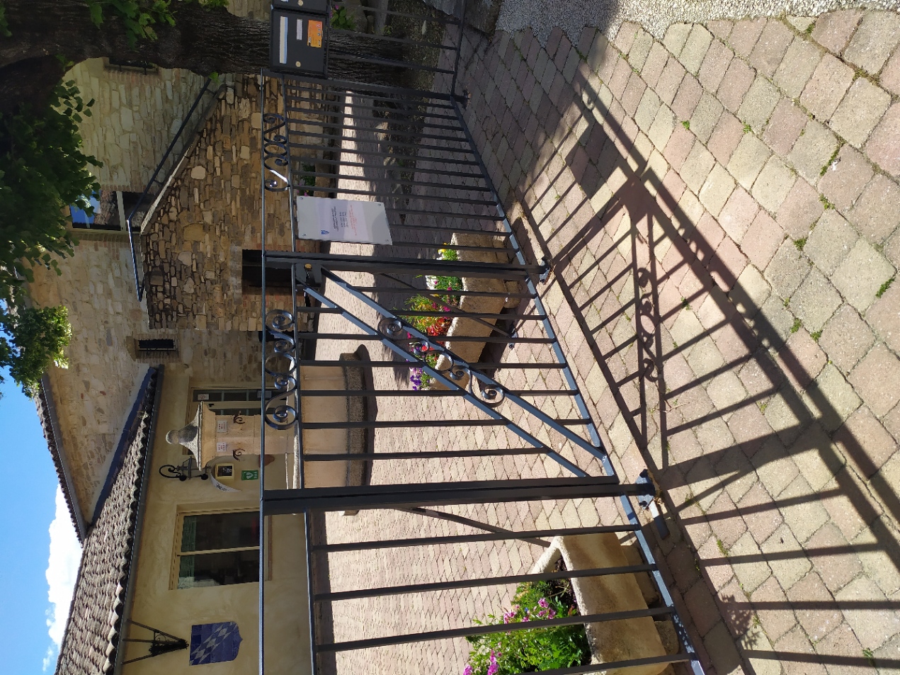 Portail mairie 1.jpg