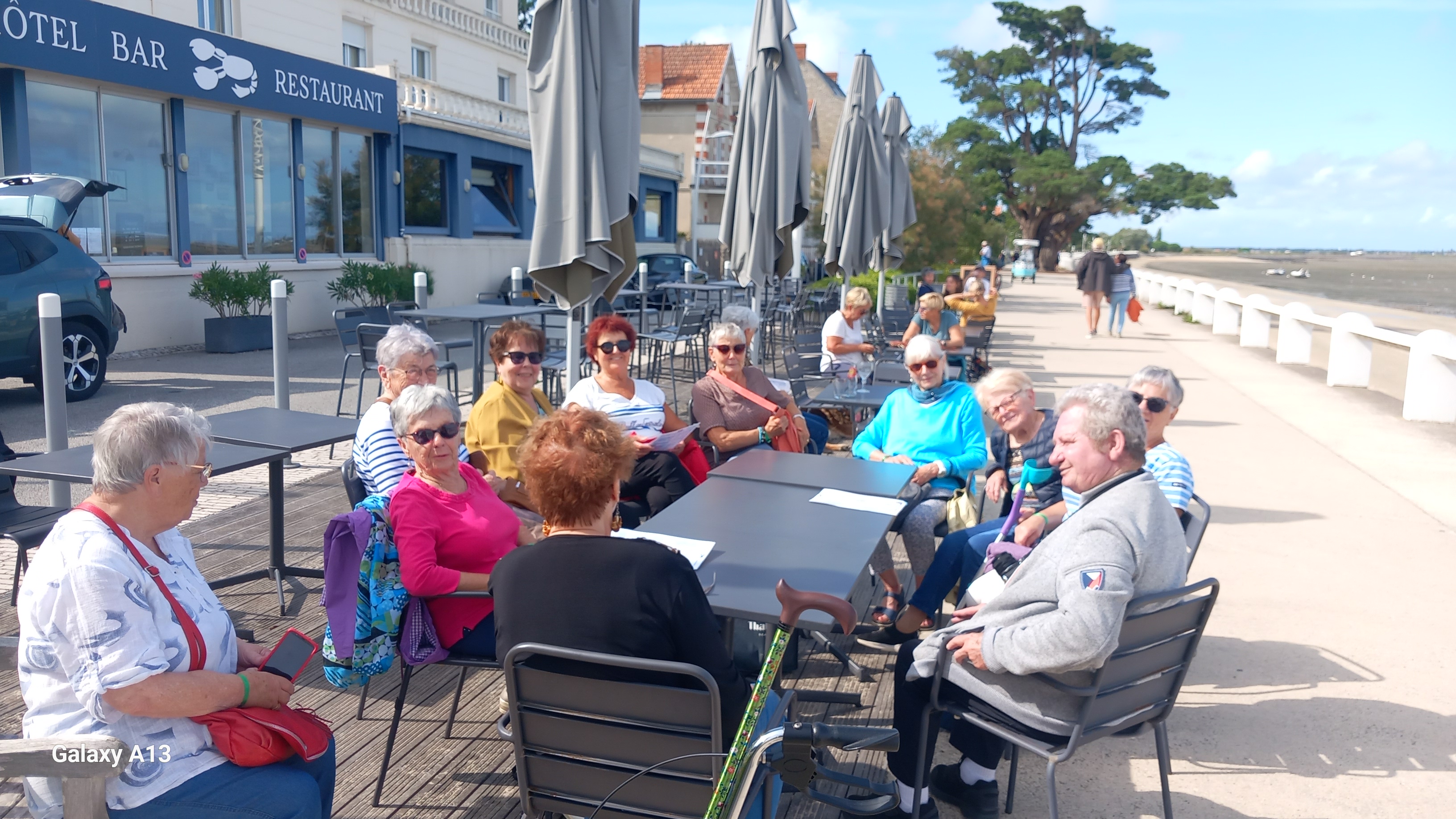 Séjour Oléron seniors en terrasse.jpg