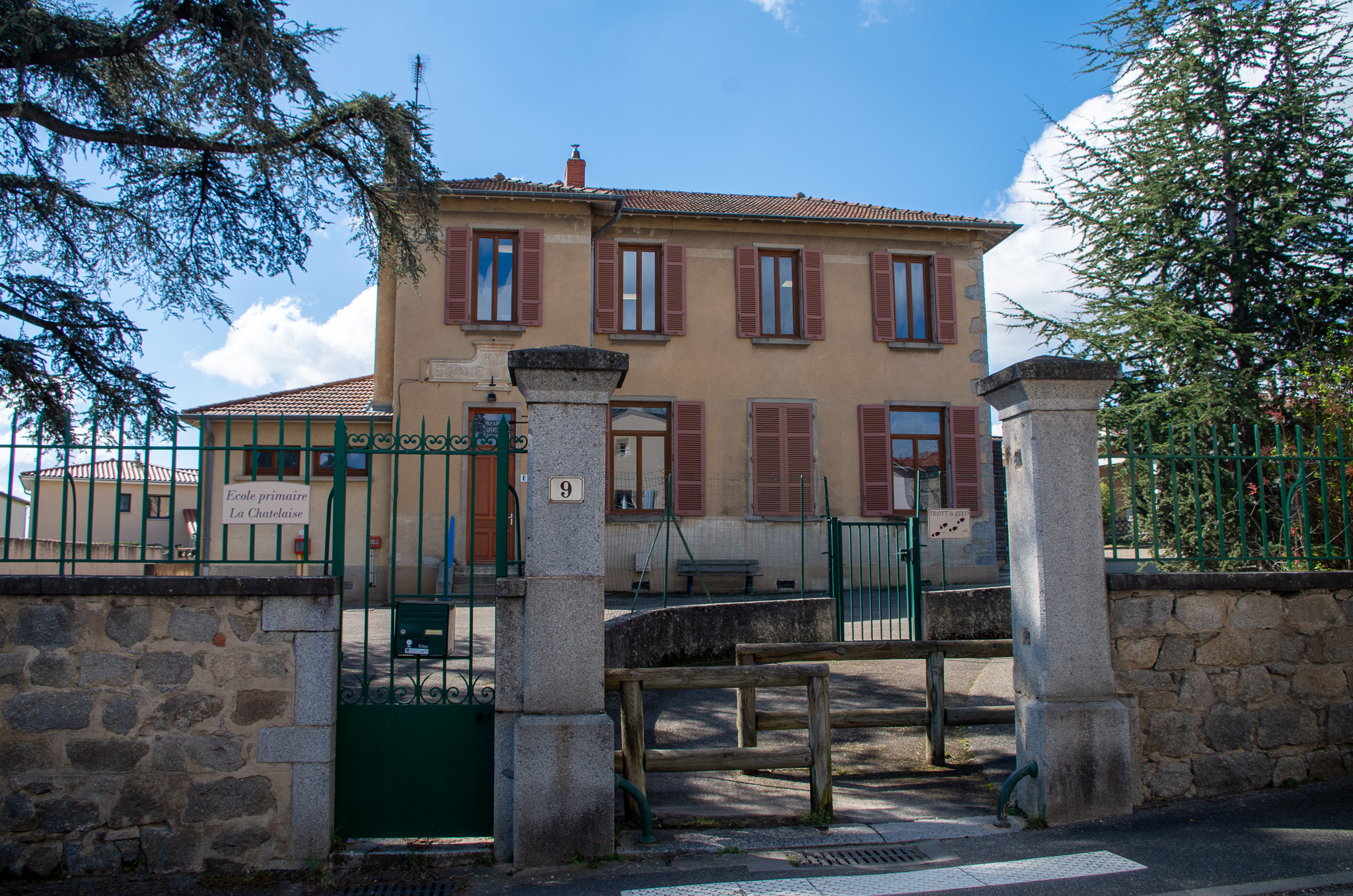 Ecole Chatelaise.jpg