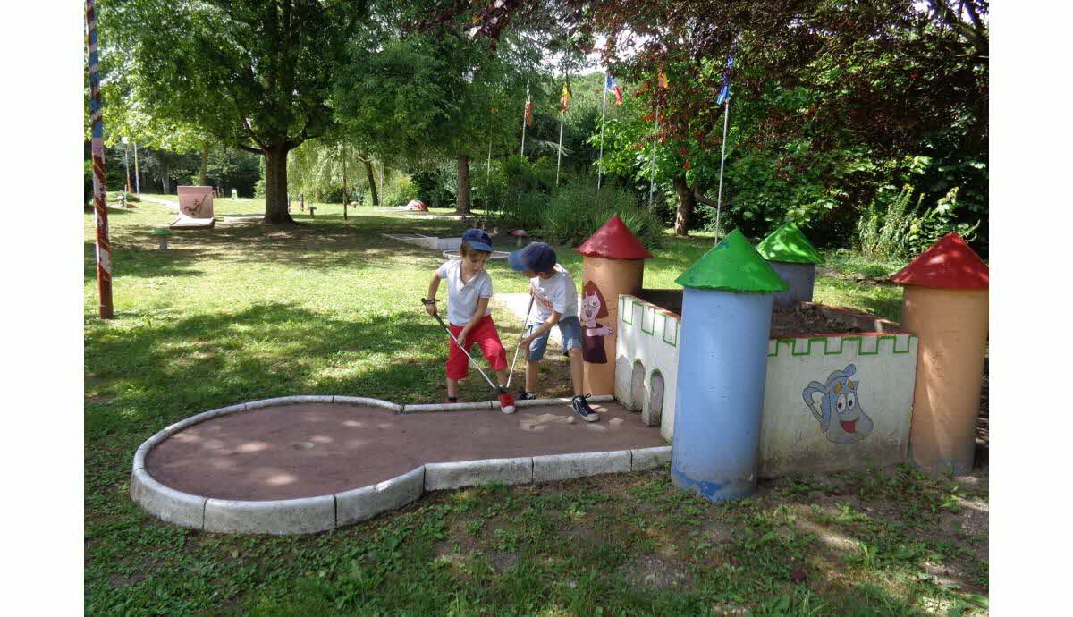 mini golf.jpg