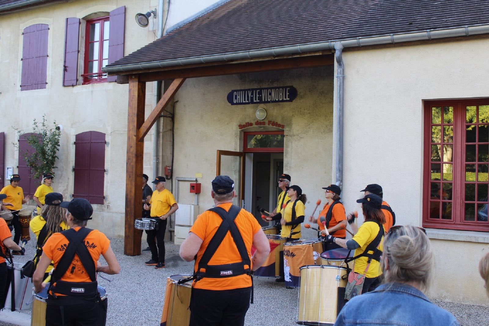 chilly-le-vignoble-salle des fêtes.jpg