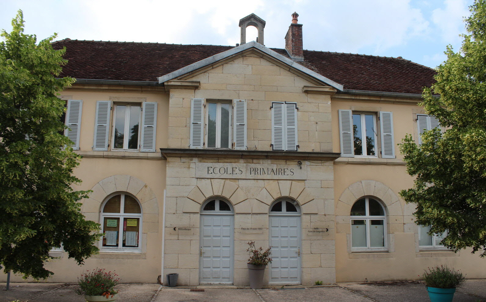 la-mairie-sera-installee-dans-l-ancienne-ecole-photo-progres-jean-raphael-perrard-1624556763.jpg