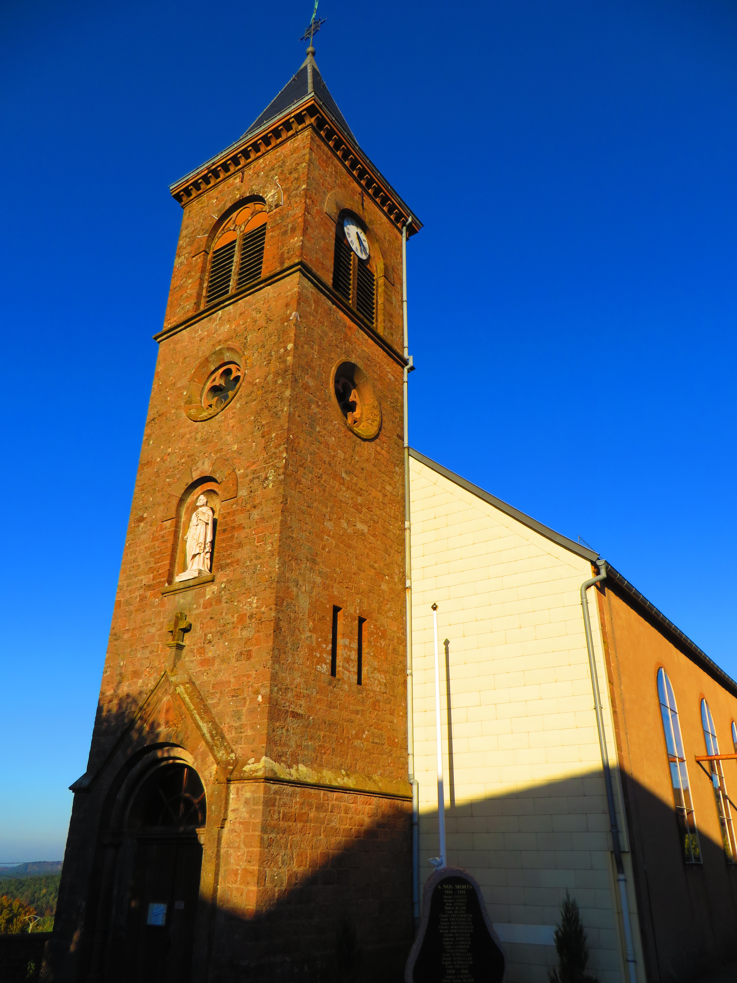 LaHoube_eglise_saint_Pierre.jpg