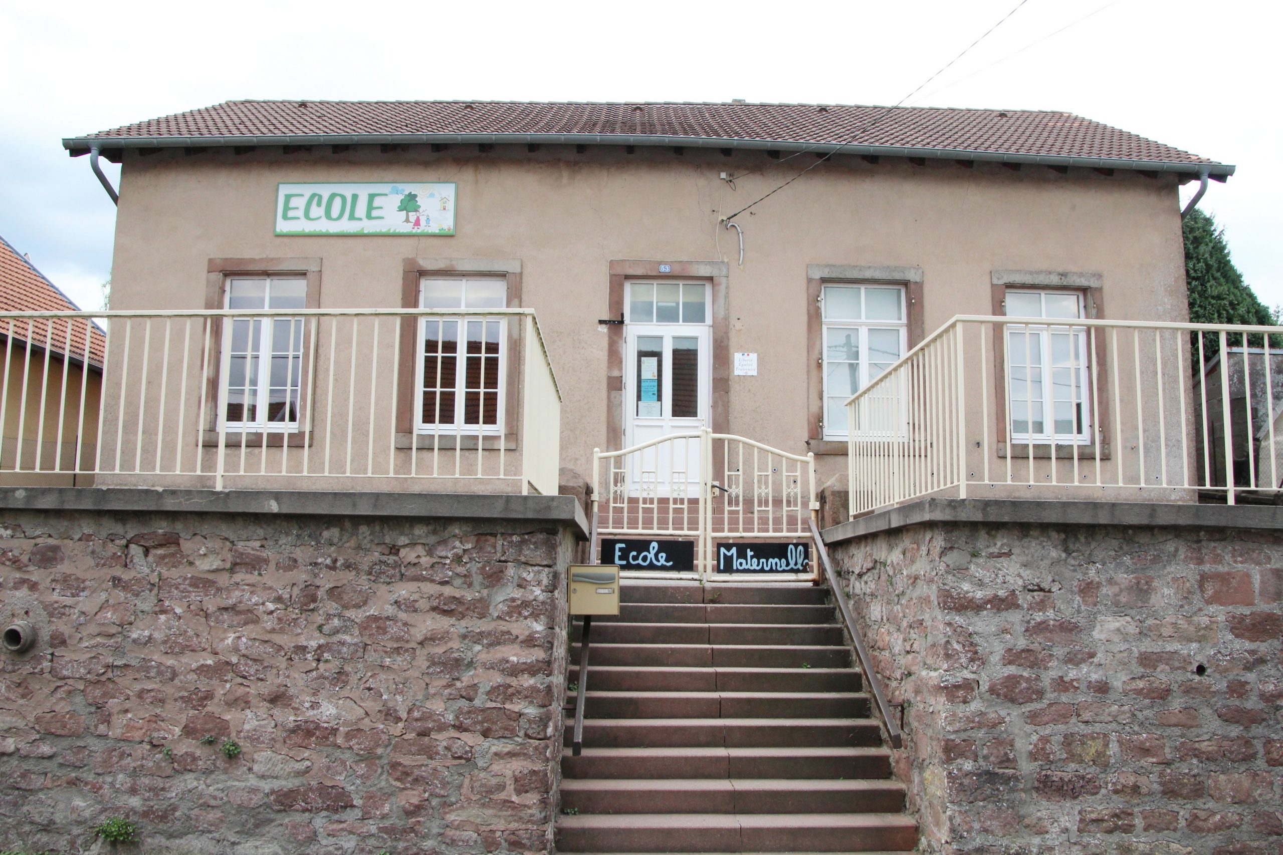 Ecole maternelle Haselbourg.jpg