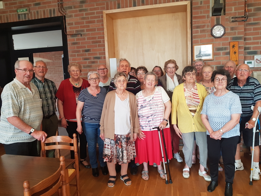 club des ainés _groupe_.jpg