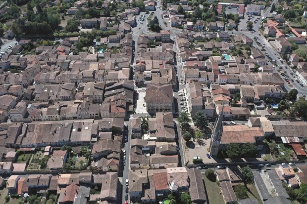 photo-aerienne-miramont-mini-620x413.jpg