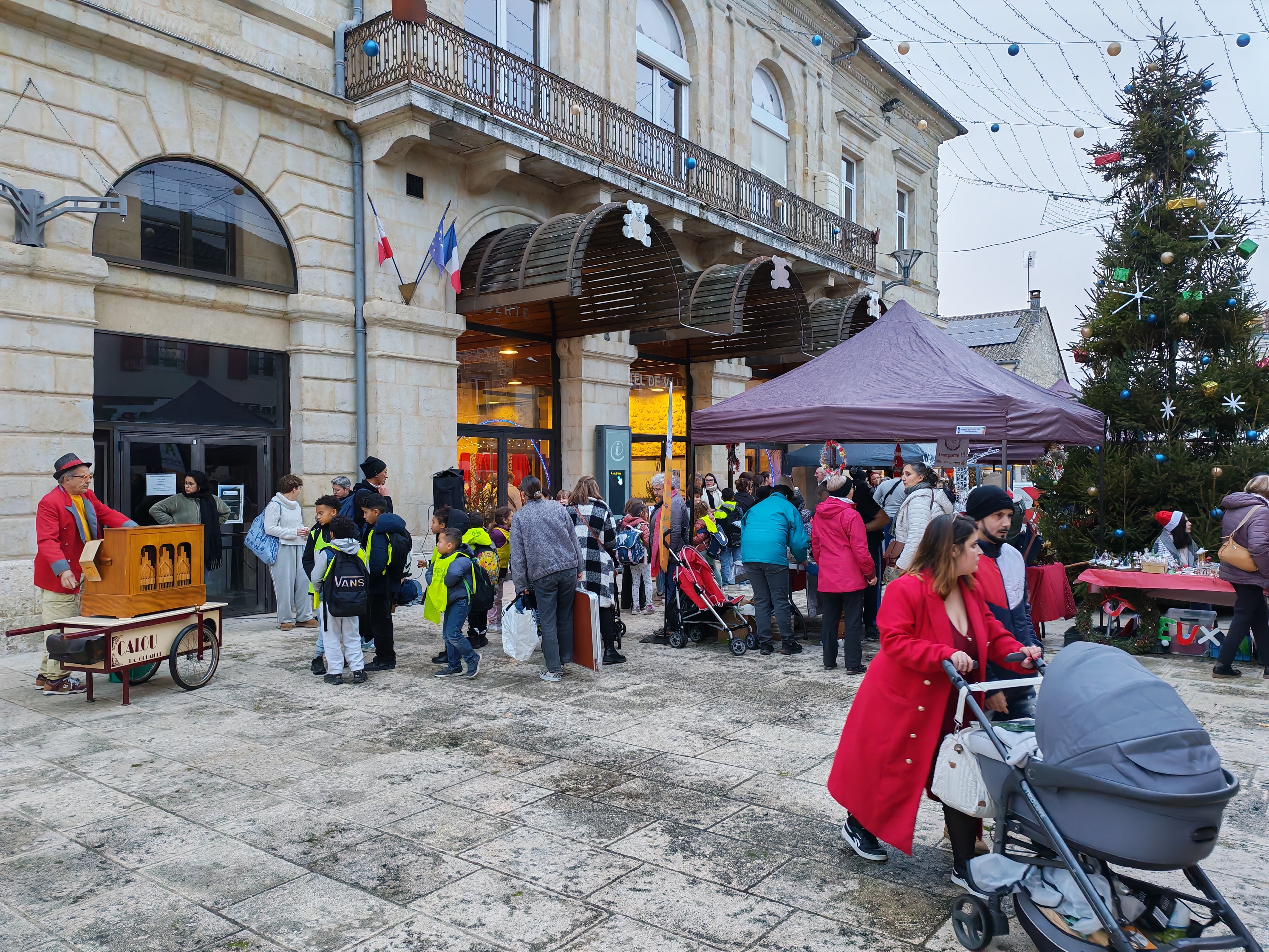 Illuminations 05-12 _15_.jpg