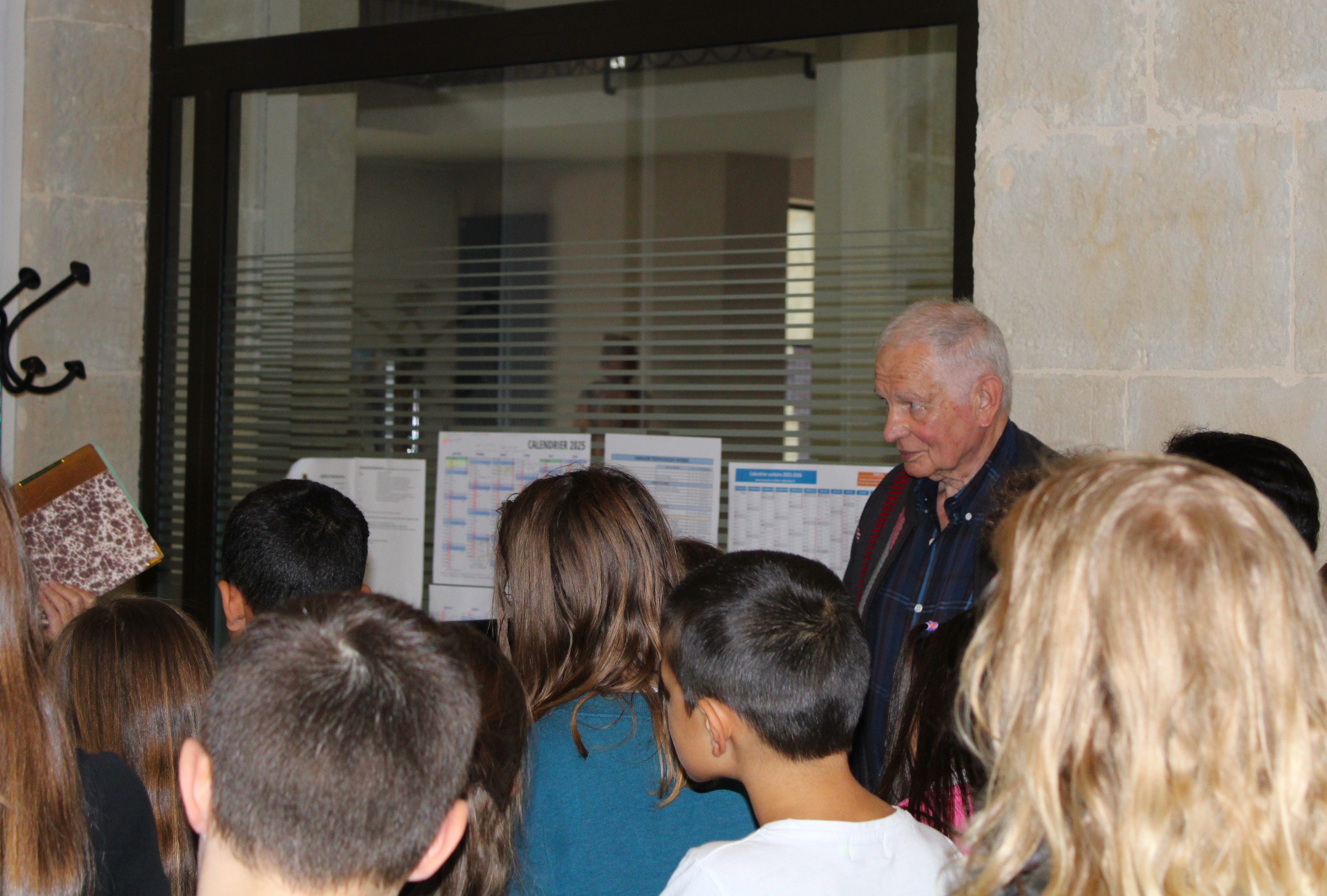 06-11 Visite Mairie classe CE2 - CM1 _5_.JPG