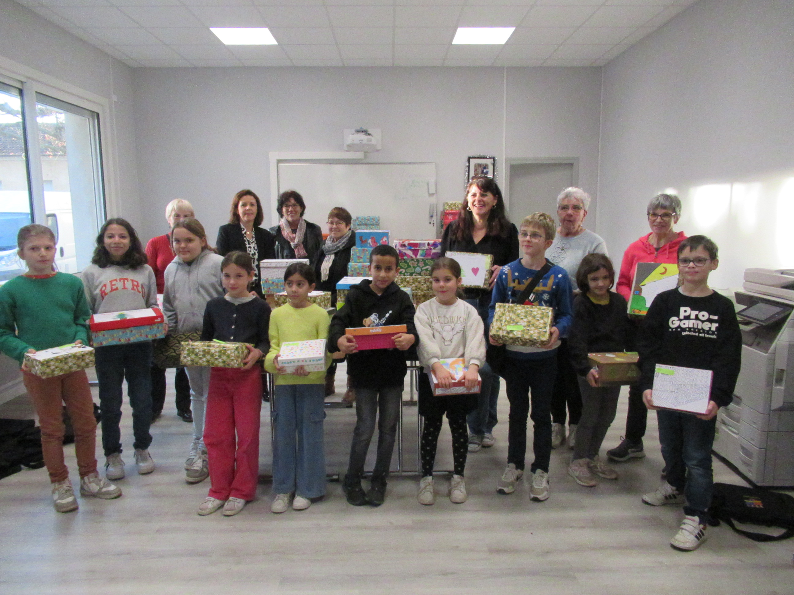 Remise du 18 12 2024 à Secours Populaire _6_.JPG