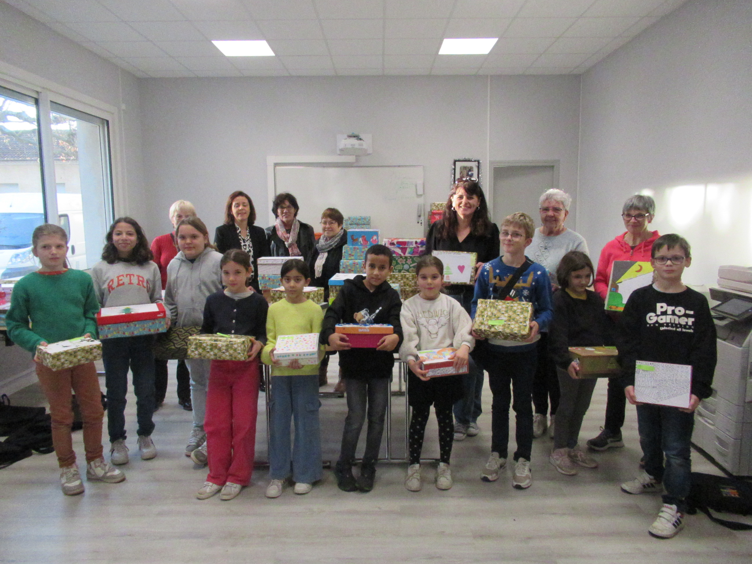 Remise du 18 12 2024 à Secours Populaire _7_.JPG