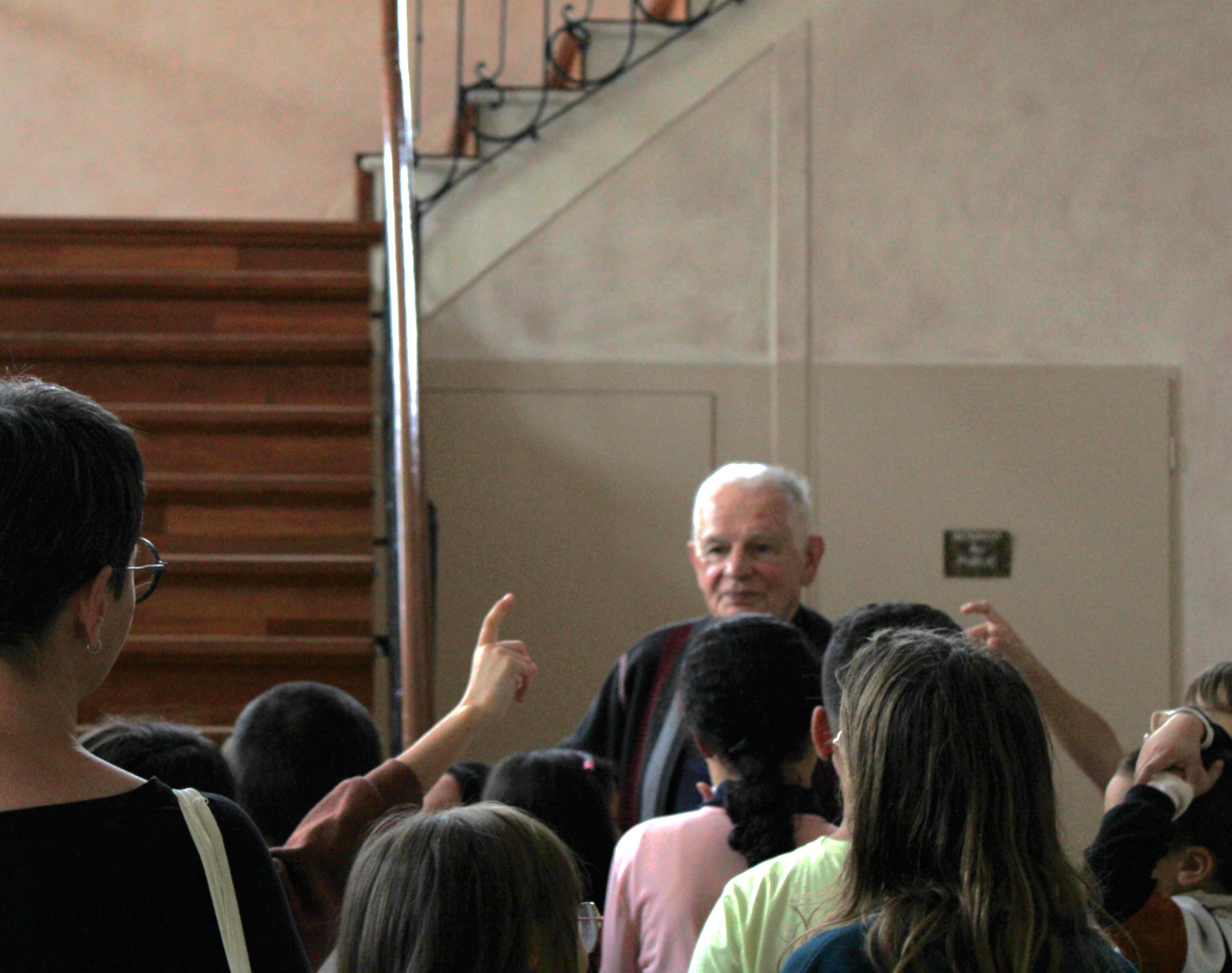 06-11 Visite Mairie classe CE2 - CM1 _2_.JPG