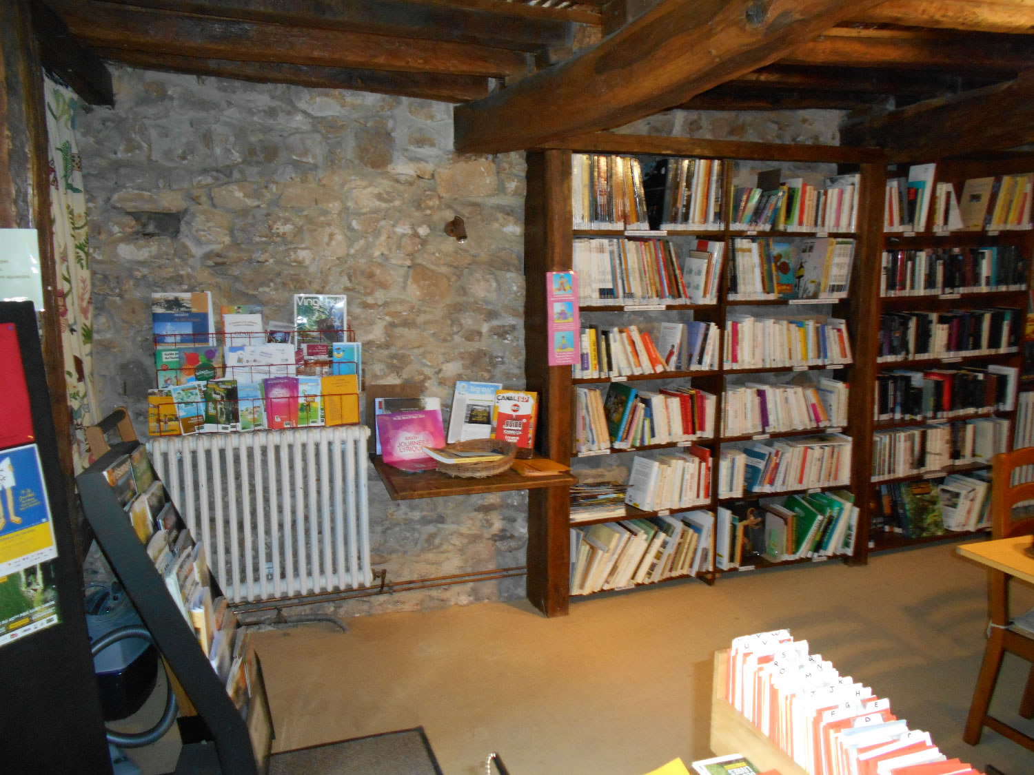 bibli vers entrée.jpg