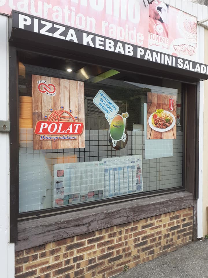 Chez momo devanture fb106812962_1583397291851813_2019790335604085143_n.jpg