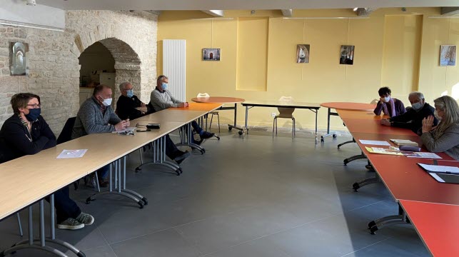 le-projet-de-gite-presente-a-la-deputee-1619368576.jpg